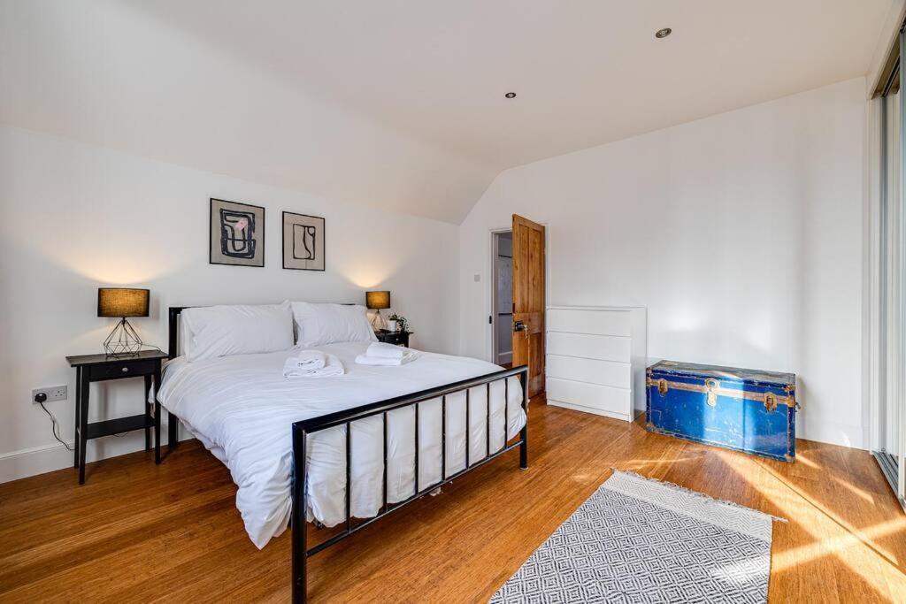 Luxury 2 Bed Apartment In The Heart Of Τσέστερ Εξωτερικό φωτογραφία