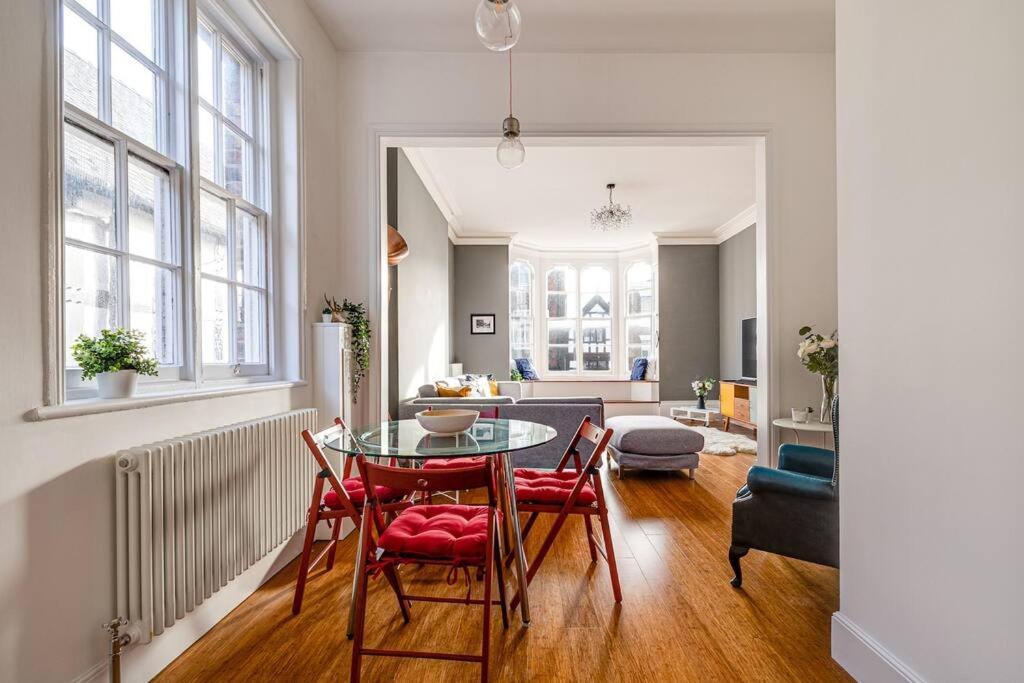 Luxury 2 Bed Apartment In The Heart Of Τσέστερ Εξωτερικό φωτογραφία